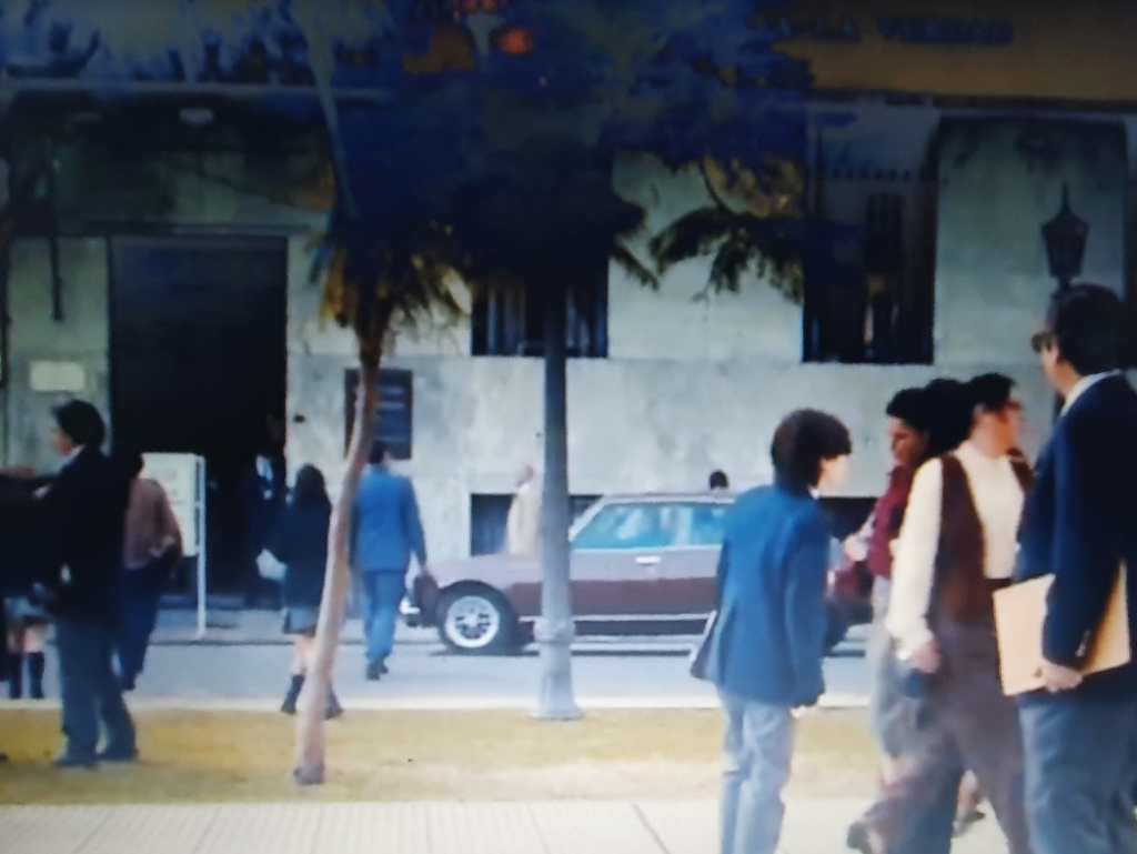 Plano de la fachada del ILSE en la película "Argentina ,1985.".